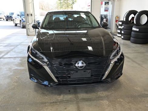 Used 2024 Nissan Altima 2.5 S image 2