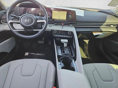 New 2026 Hyundai Elantra Limited FWD image 12