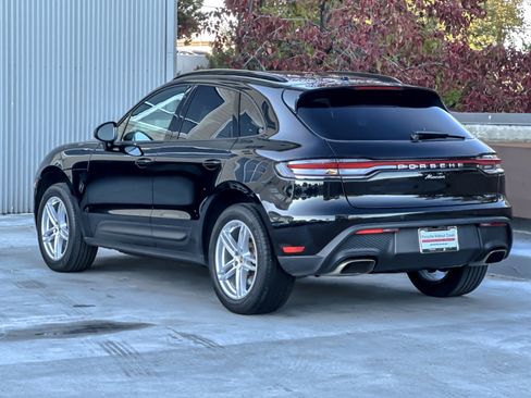 Used 2023 Porsche Macan image 3