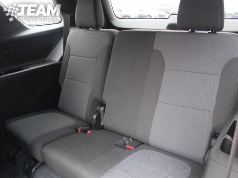 Used 2023 Chevrolet Traverse LT w/ Rear Camera Mirror Package AWD/4WD image 23