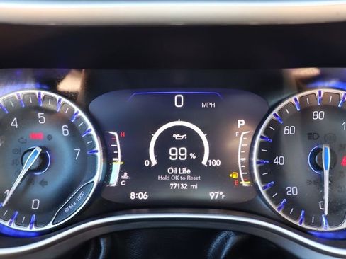 Used 2022 Chrysler Pacifica Touring-L FWD image 45