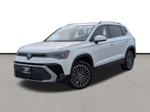 New 2026 Volkswagen Taos SE image 1