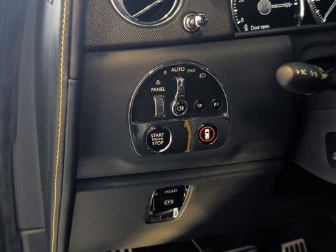 Used 2021 Rolls-Royce Cullinan AWD/4WD image 17