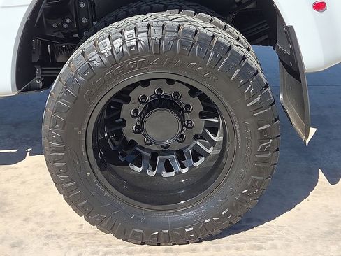 Used 2025 Ford F450 Platinum w/ FX4 Off-Road Package AWD/4WD image 19