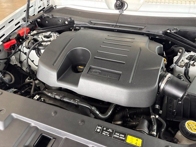 Used 2024 Land Rover Defender 110 X-Dynamic SE AWD/4WD image 45