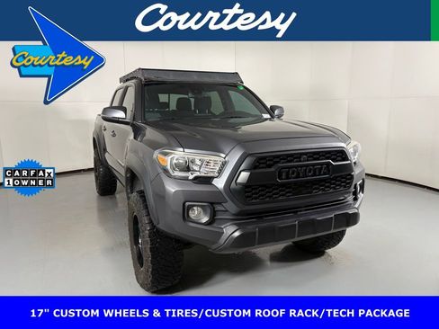 Used 2021 Toyota Tacoma TRD Off-Road image 1