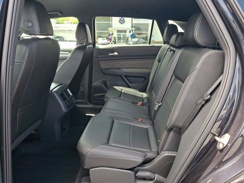Used 2023 Volkswagen Atlas Cross Sport SE AWD/4WD image 11