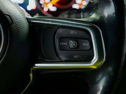 Used 2019 Jeep Wrangler Unlimited Sahara image 35