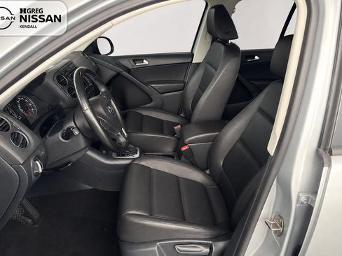 Used 2017 Volkswagen Tiguan S FWD image 9