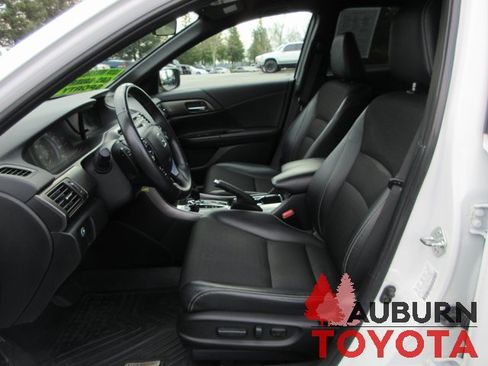 Used 2017 Honda Accord Sport image 9