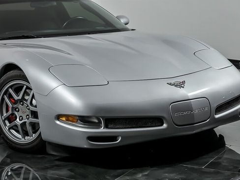 Used 2003 Chevrolet Corvette Z06 w/ Memory Package, 3 Drivers RWD image 2