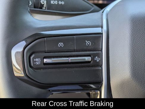 Used 2023 Chevrolet Colorado ZR2 w/ ZR2 Convenience Package III image 25