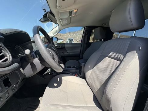 Used 2022 Toyota Tacoma SR AWD/4WD image 9