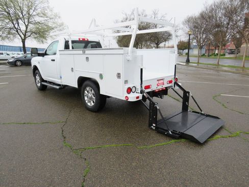 New 2024 RAM 3500 Tradesman image 36