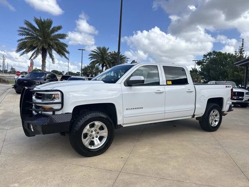 Used 2018 Chevrolet Silverado 1500 LT w/ All Star Edition image 4