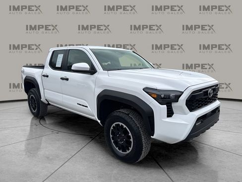 Used 2025 Toyota Tacoma TRD Off-Road image 7