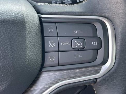 Used 2024 Jeep Wagoneer L Series II RWD image 74