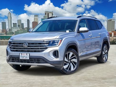Certified 2026 Volkswagen Atlas SE FWD image 1