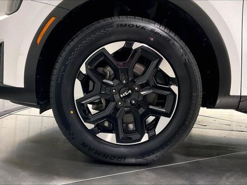 Used 2024 Kia Sorento S w/ Panoramic Sunroof Package AWD/4WD image 9