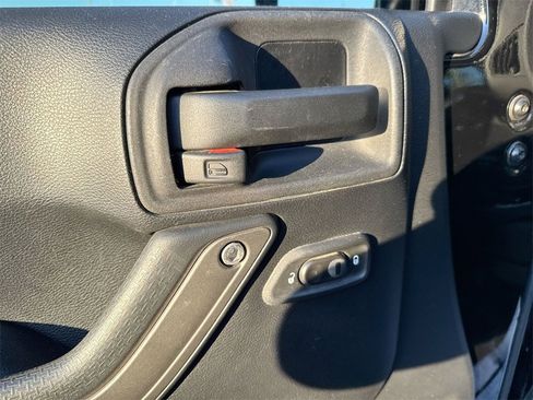Used 2015 Jeep Wrangler Unlimited Sport w/ Quick Order Package 24S image 19