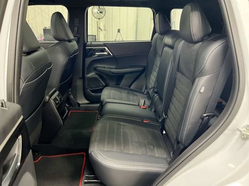 Used 2024 Mitsubishi Outlander Ralliart AWD/4WD image 24