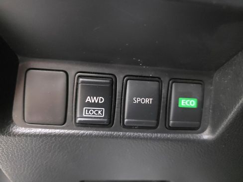 Used 2020 Nissan Rogue S image 26