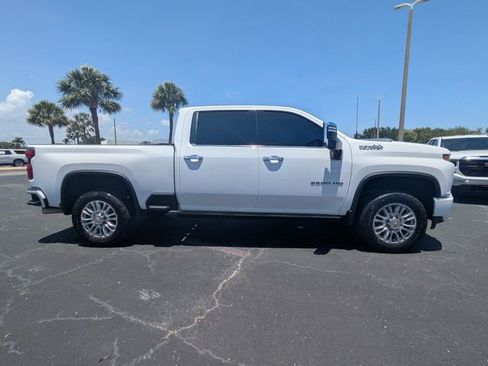 Used 2023 Chevrolet Silverado 2500 High Country w/ Technology Package AWD/4WD image 3