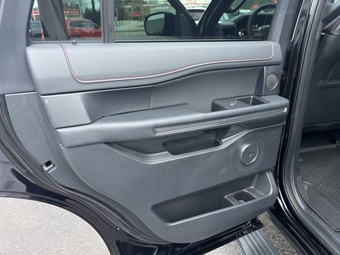 Used 2024 Ford Expedition Limited image 12