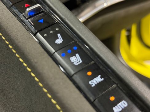 Used 2020 Chevrolet Corvette Stingray Premium Cpe w/ 3LT Preferred Equipment Group RWD image 30