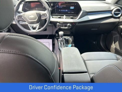 Certified 2024 Chevrolet Trax LT w/ Driver Confidence Package FWD image 7