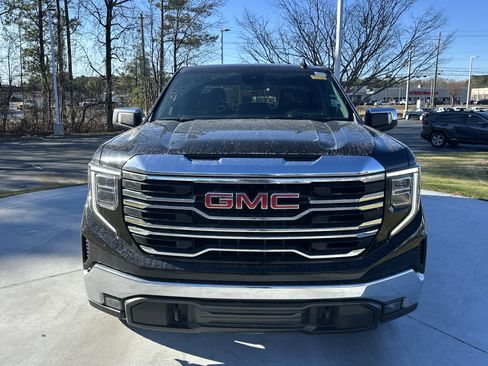 Used 2025 GMC Sierra 1500 SLT image 3