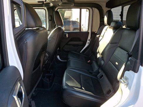 Used 2022 Jeep Gladiator Overland w/ Popular Equipment Package image 10