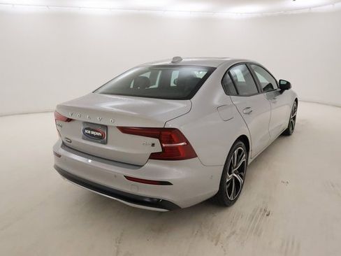 Used 2024 Volvo S60 B5 Plus image 3