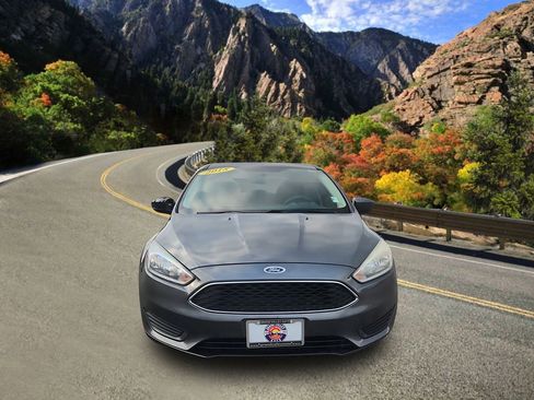 Used 2018 Ford Focus SE image 6