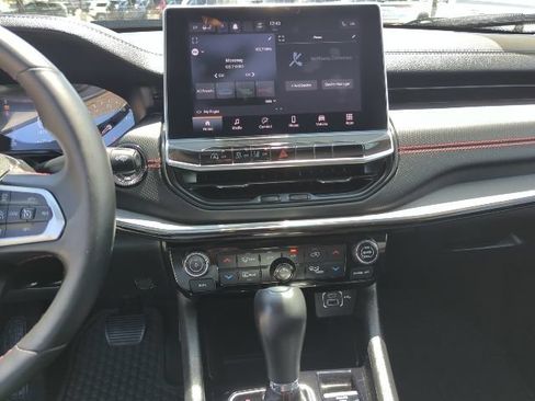 Certified 2022 Jeep Compass Trailhawk w/ Trailhawk Convenience Group AWD/4WD image 9