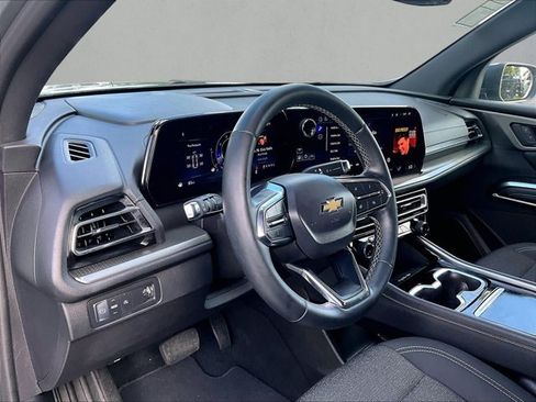 Used 2024 Chevrolet Traverse LT FWD image 14