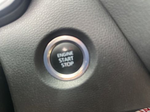 Used 2024 Toyota Corolla SE image 6