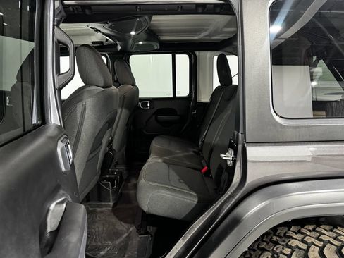 Used 2025 Jeep Wrangler Unlimited Sport AWD/4WD image 18