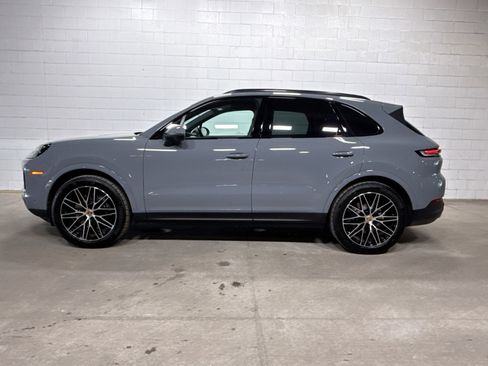 Certified 2026 Porsche Cayenne AWD/4WD image 2