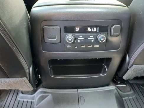 Used 2018 Chevrolet Tahoe Premier image 15