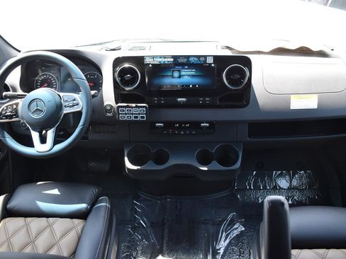 New 2024 Mercedes-Benz Sprinter 2500 image 16