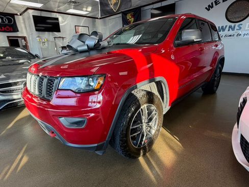 Used 2018 Jeep Grand Cherokee Trailhawk AWD/4WD image 5