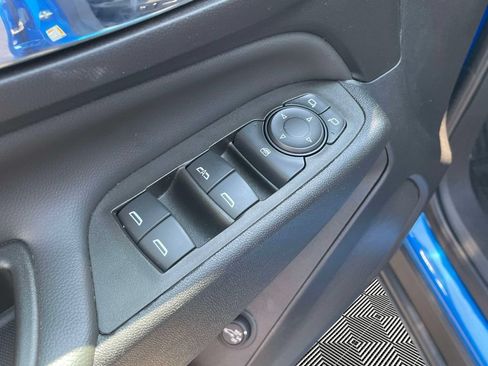 Used 2024 Chevrolet Equinox LT FWD image 19