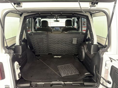 Used 2023 Jeep Wrangler Willys image 25