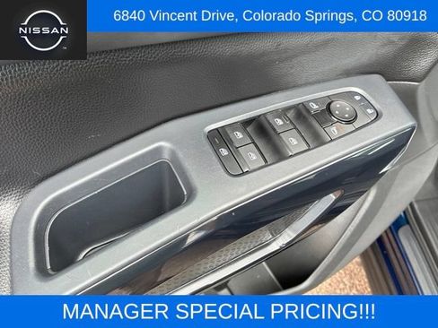 Used 2024 Nissan Pathfinder SV FWD image 16
