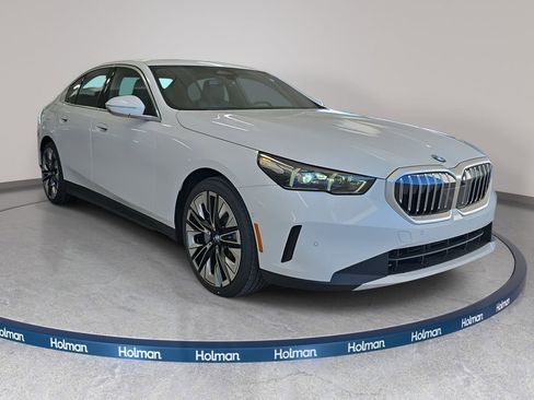 New 2026 BMW 530i image 3