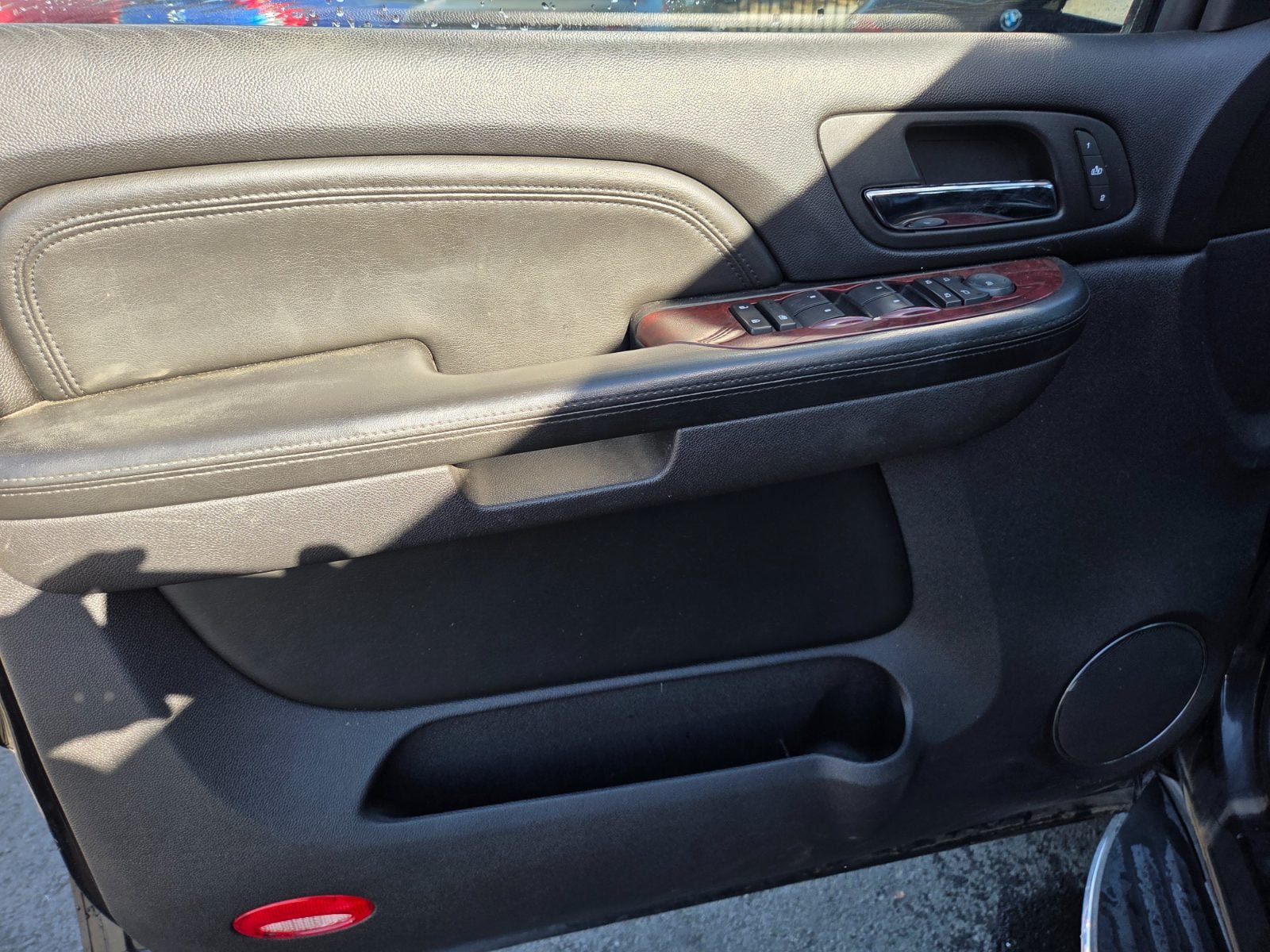 Used 2007 Cadillac Escalade AWD w/ Information Package image 7