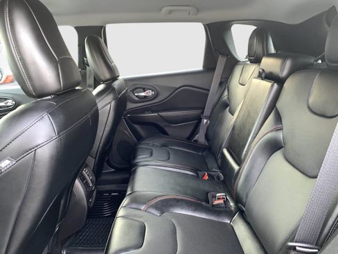 Used 2022 Jeep Cherokee Trailhawk w/ Premium Leather Package image 39