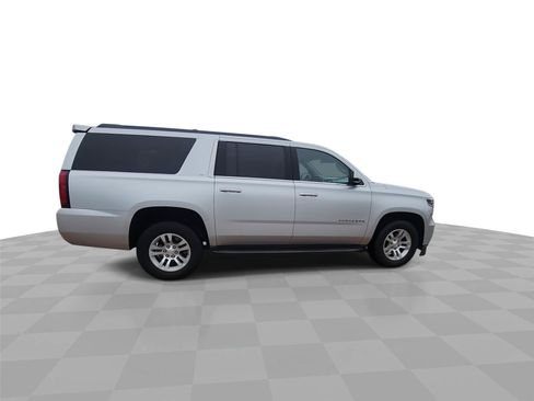 Used 2018 Chevrolet Suburban LT AWD/4WD image 9