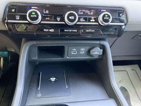 Used 2025 Honda Pilot Touring image 18